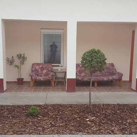 M&M Apartman Тисафюред Экстерьер фото
