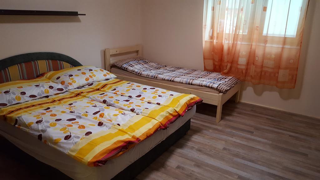 M&M Apartman Тисафюред Экстерьер фото